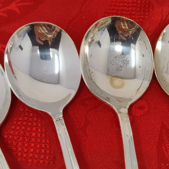 8X SSpoons MAY QUEEN by Holmes & Edwards Silver Plate Gumbo Round Soup Spoons - Picture 4 of 16